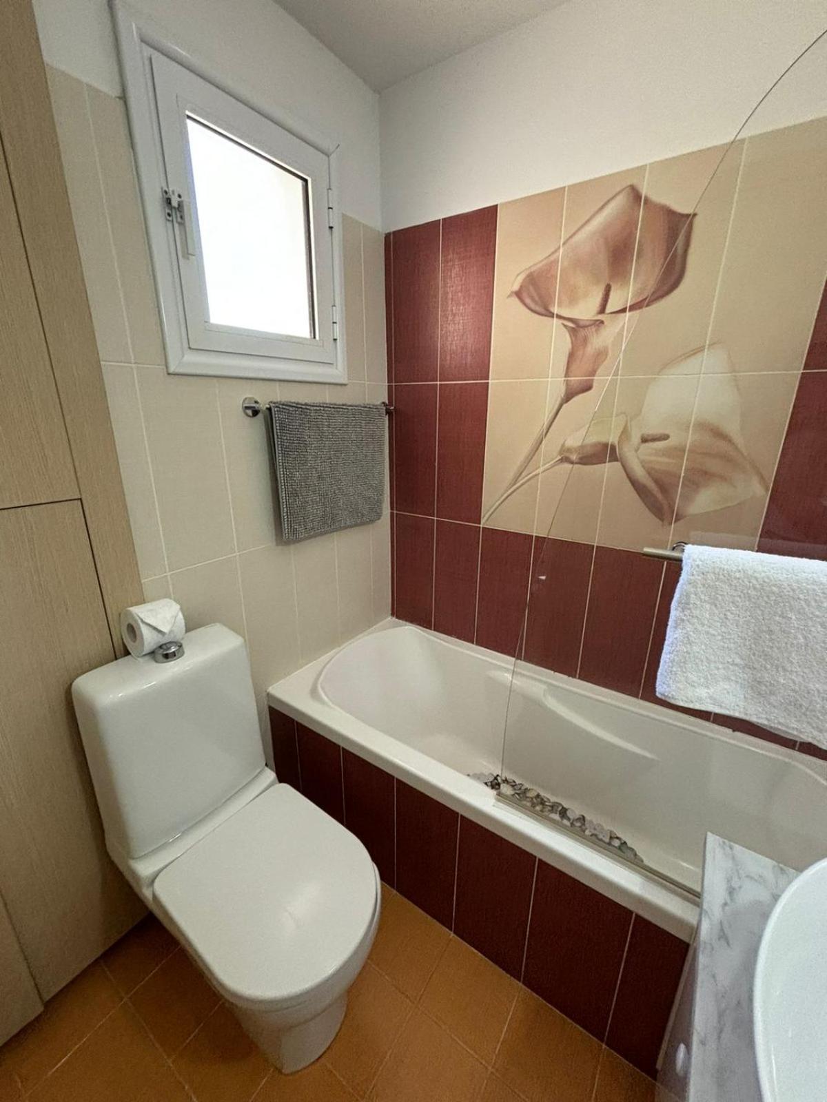 Horizon Bliss At Coral Bay Apartment Пея Екстериор снимка