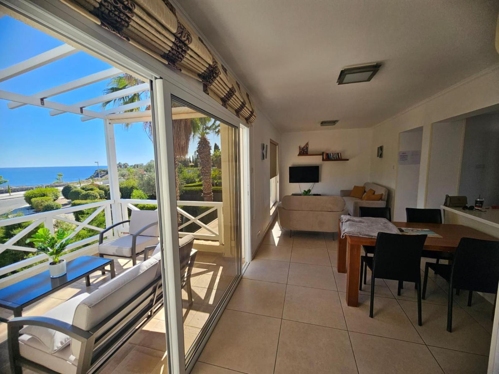 Horizon Bliss At Coral Bay Apartment Пея Екстериор снимка